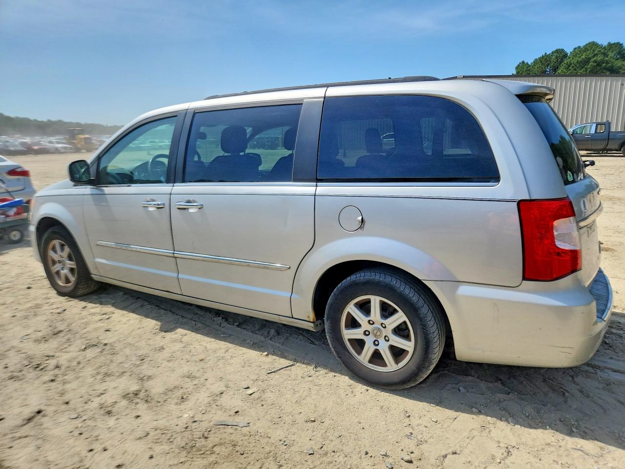 2011 CHRYSLER MINIVAN