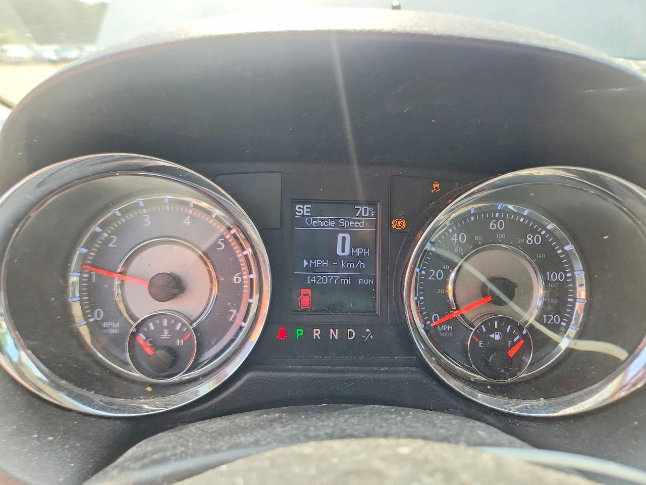 2011 CHRYSLER MINIVAN