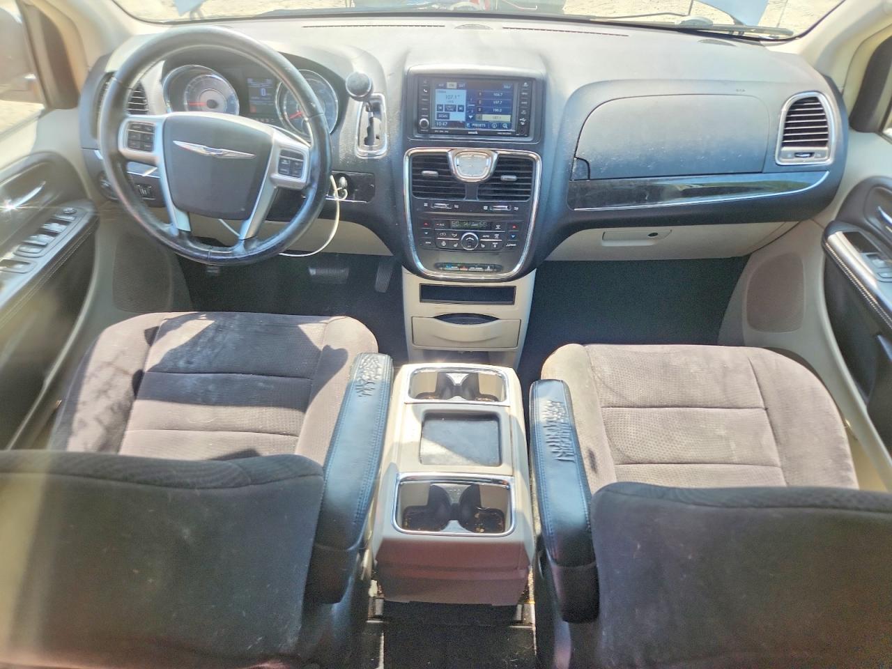 2011 CHRYSLER MINIVAN
