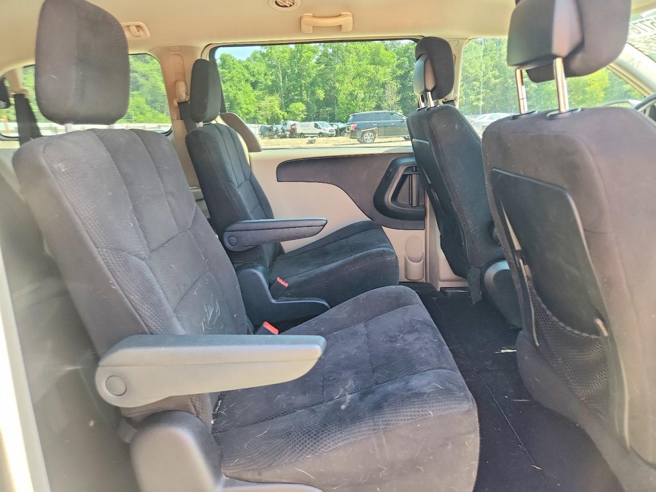 2011 CHRYSLER MINIVAN