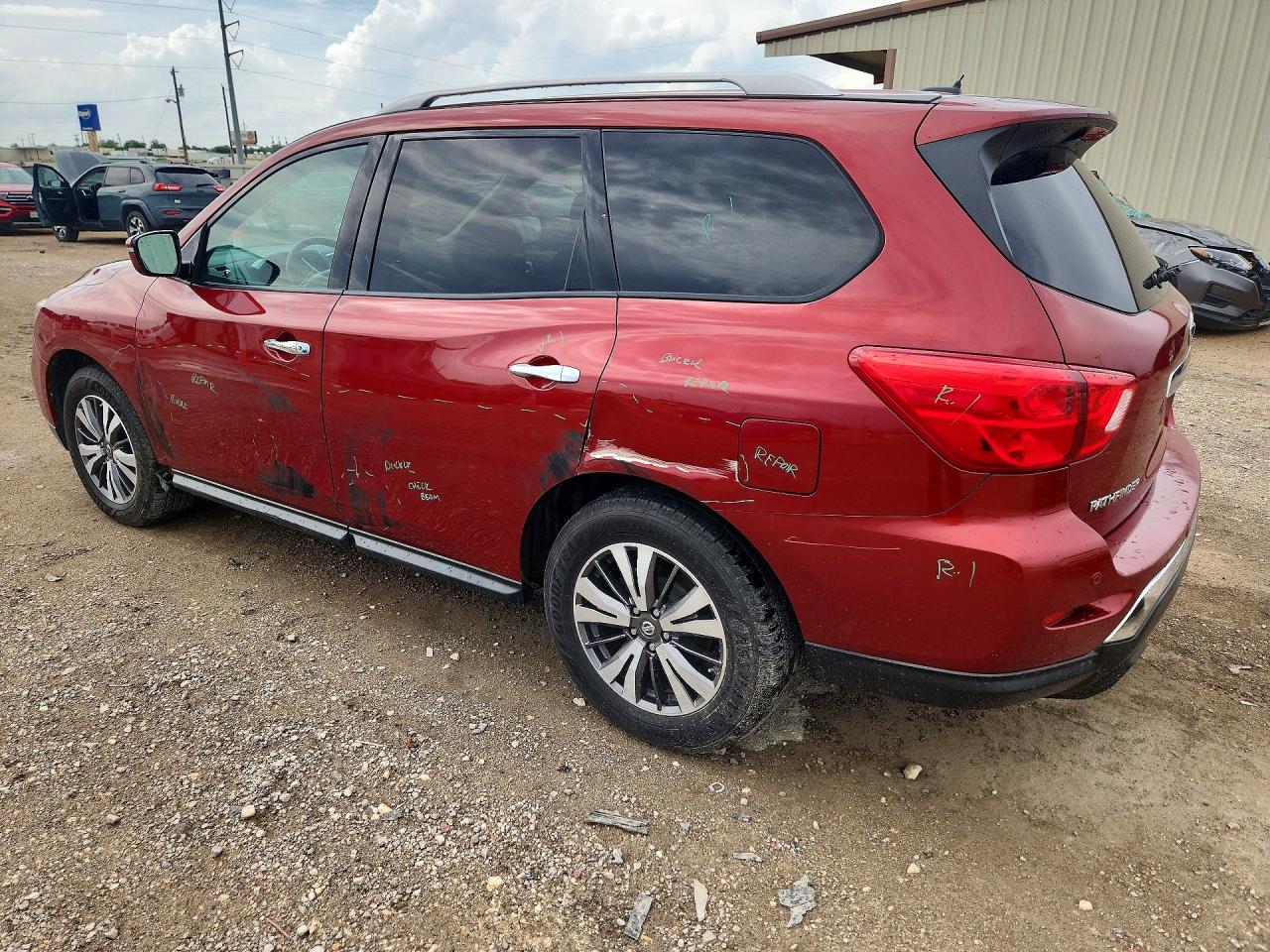 2017 NISSAN PATHFINDER
