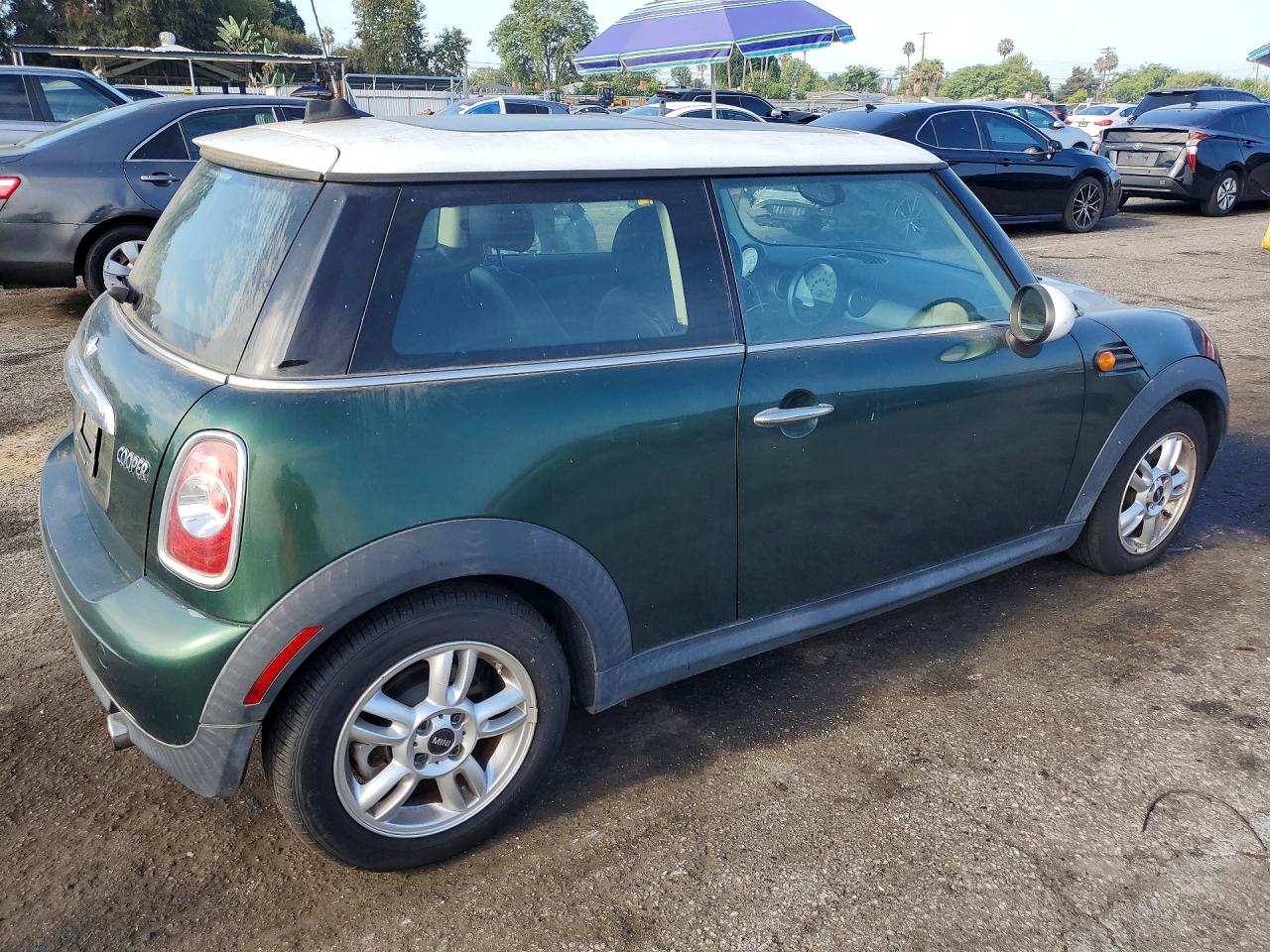 2011 MINI COOPER