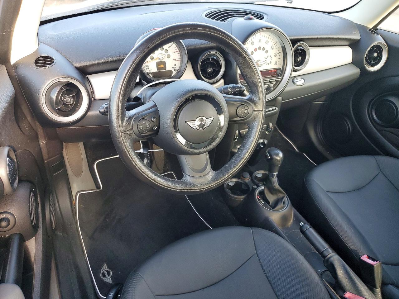2011 MINI COOPER