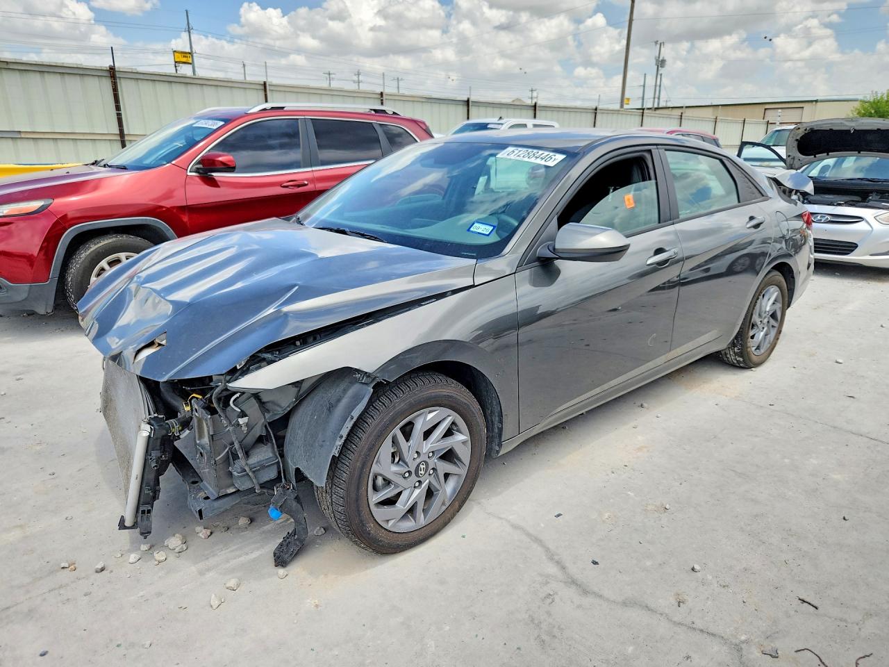 2024 HYUNDAI ELANTRA