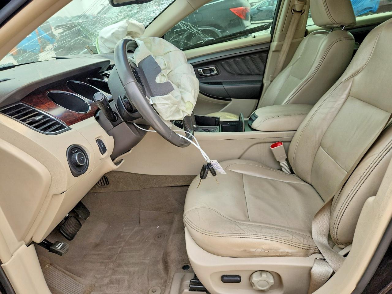 2011 FORD TAURUS