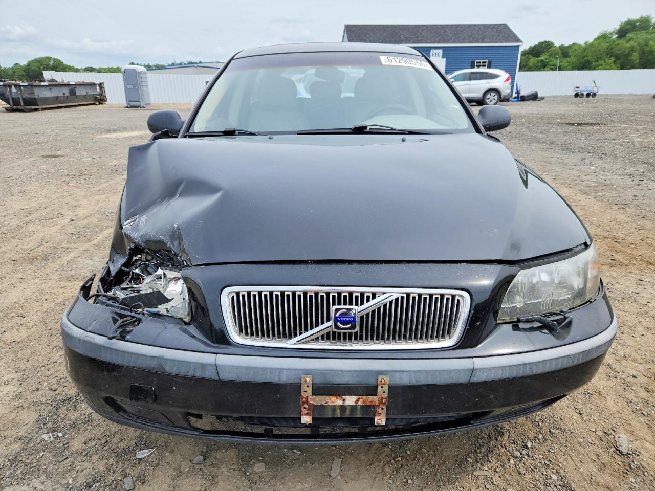 2001 VOLVO V70
