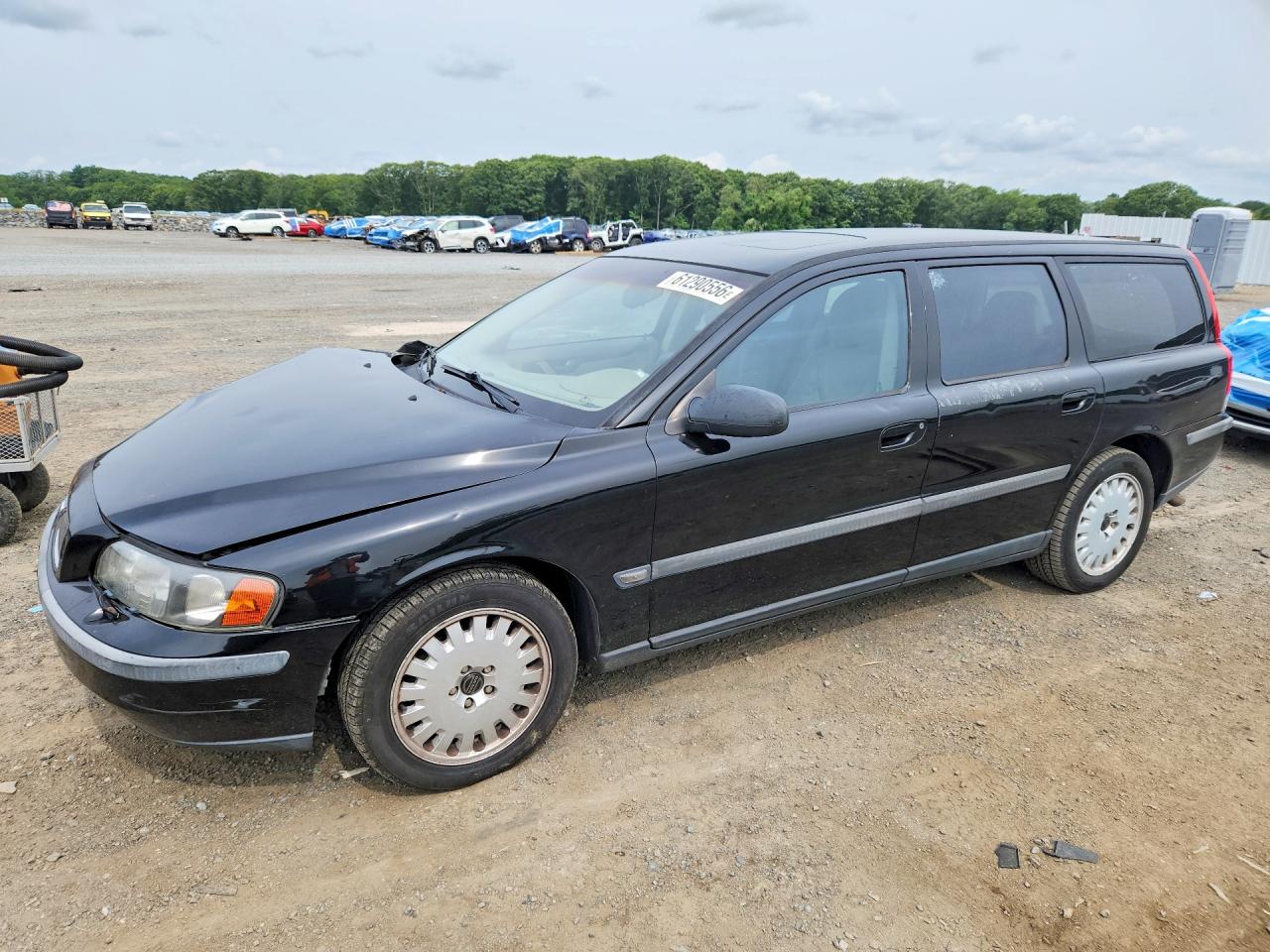 2001 VOLVO V70