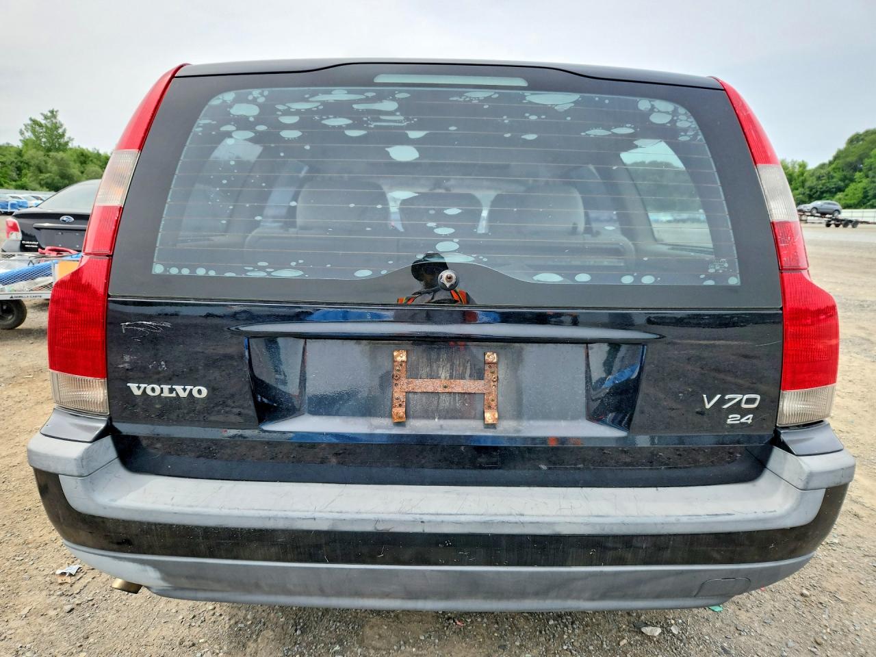 2001 VOLVO V70