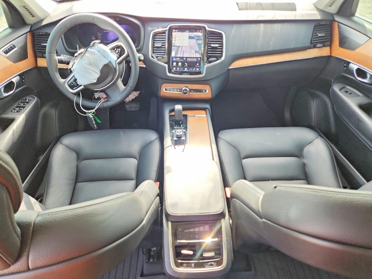2024 VOLVO XC90