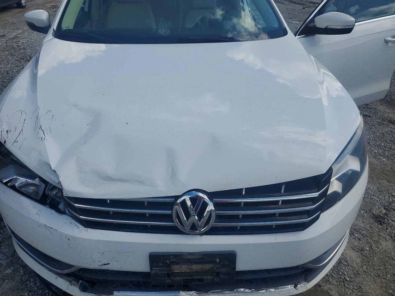 2014 VOLKSWAGEN PASSAT