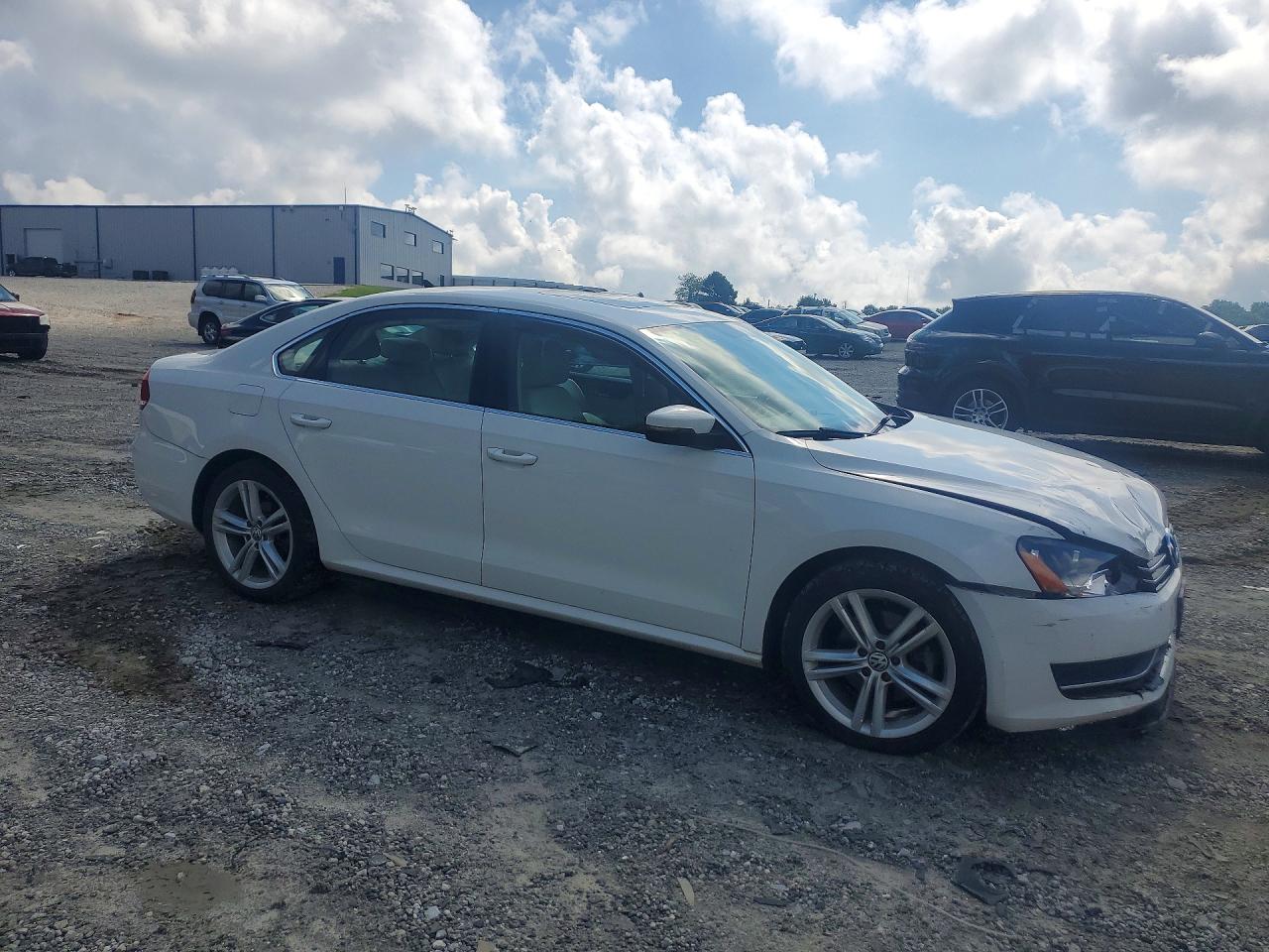 2014 VOLKSWAGEN PASSAT