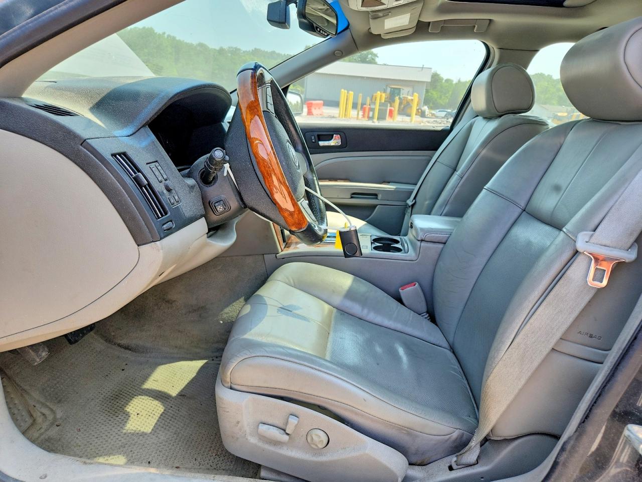 2010 CADILLAC STS