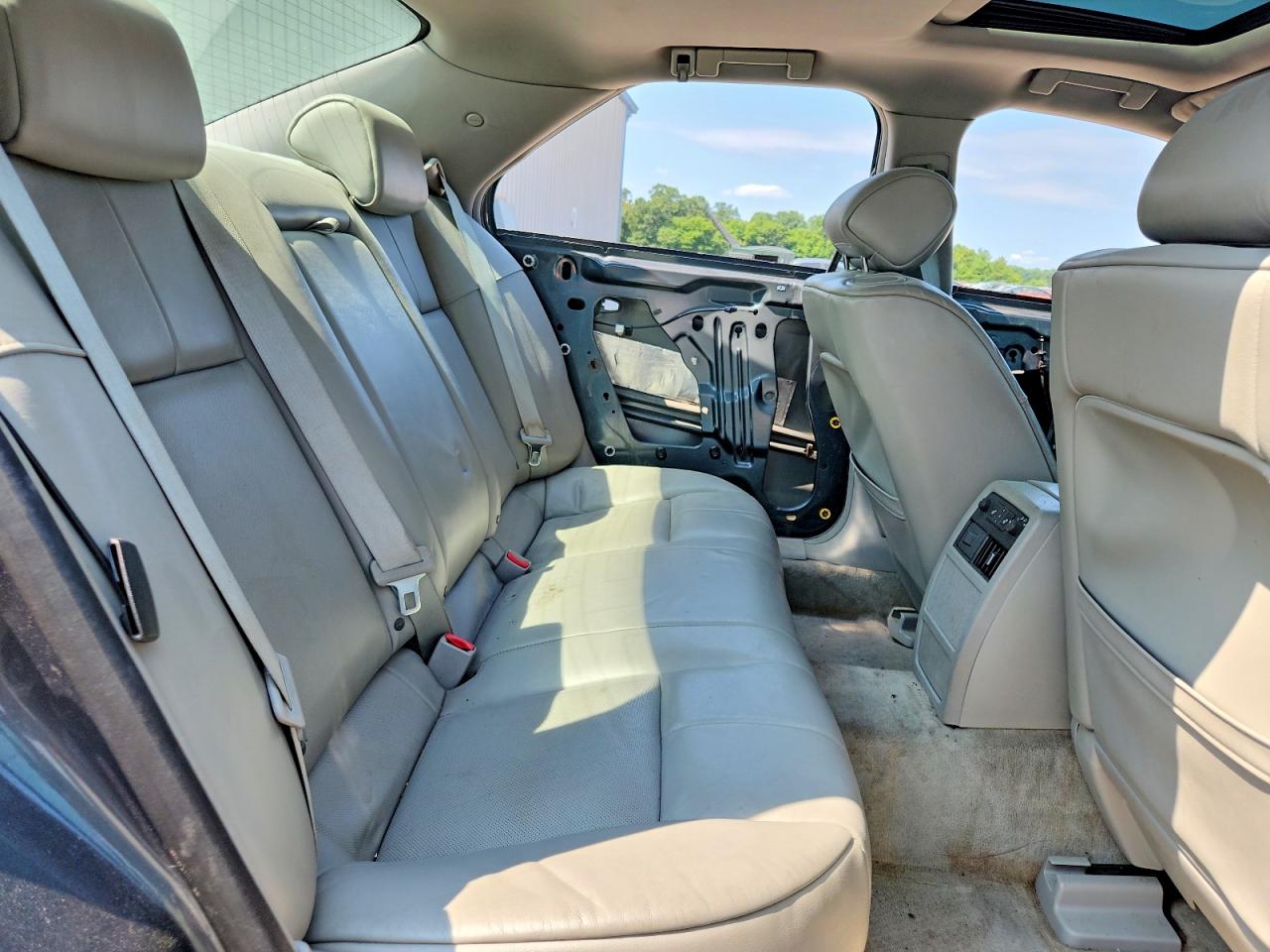 2010 CADILLAC STS
