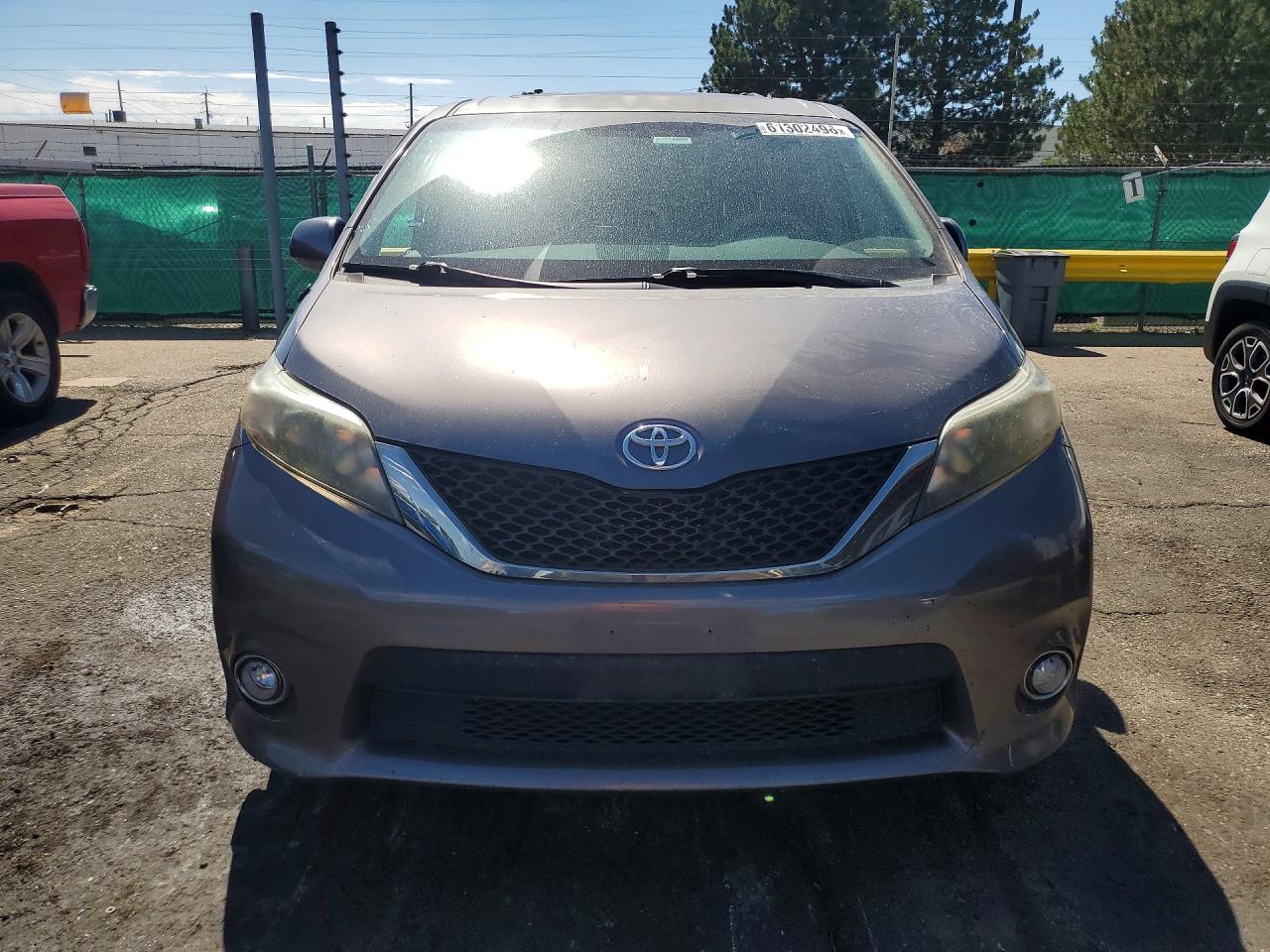 2012 TOYOTA SIENNA