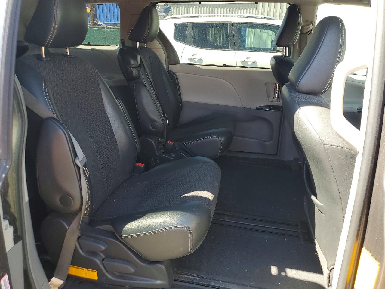 2012 TOYOTA SIENNA