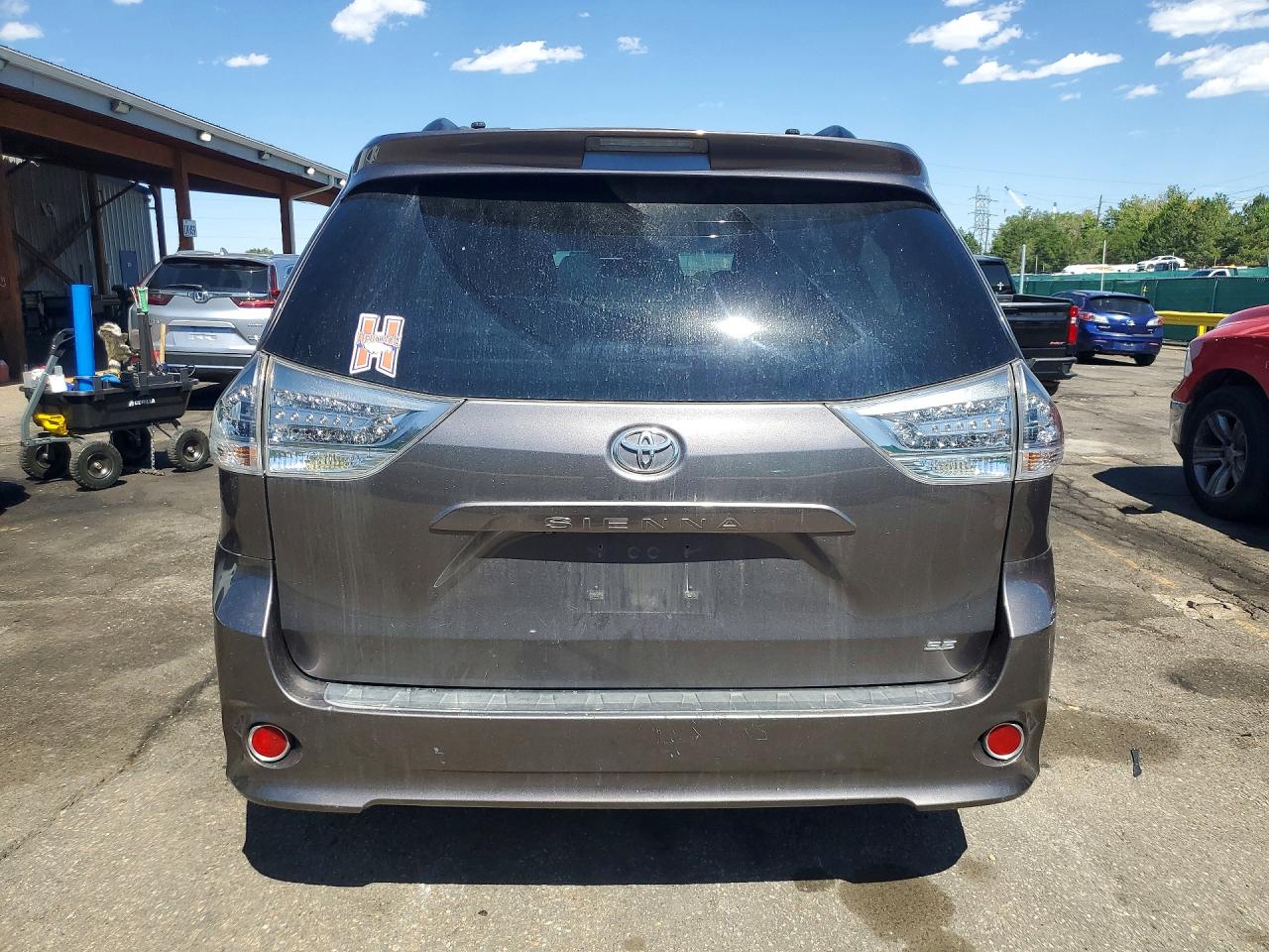 2012 TOYOTA SIENNA