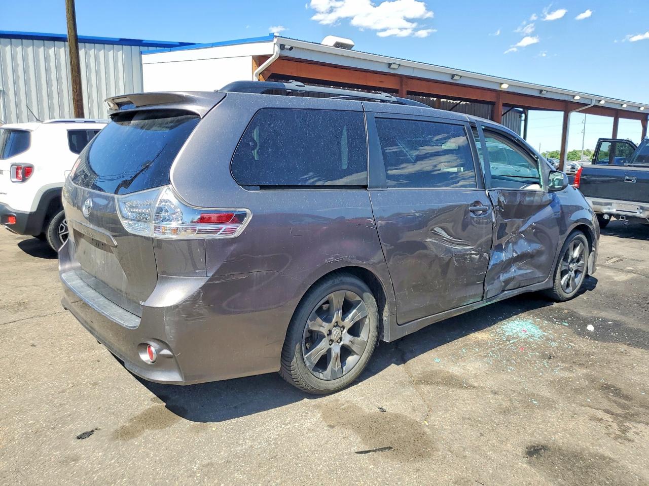 2012 TOYOTA SIENNA