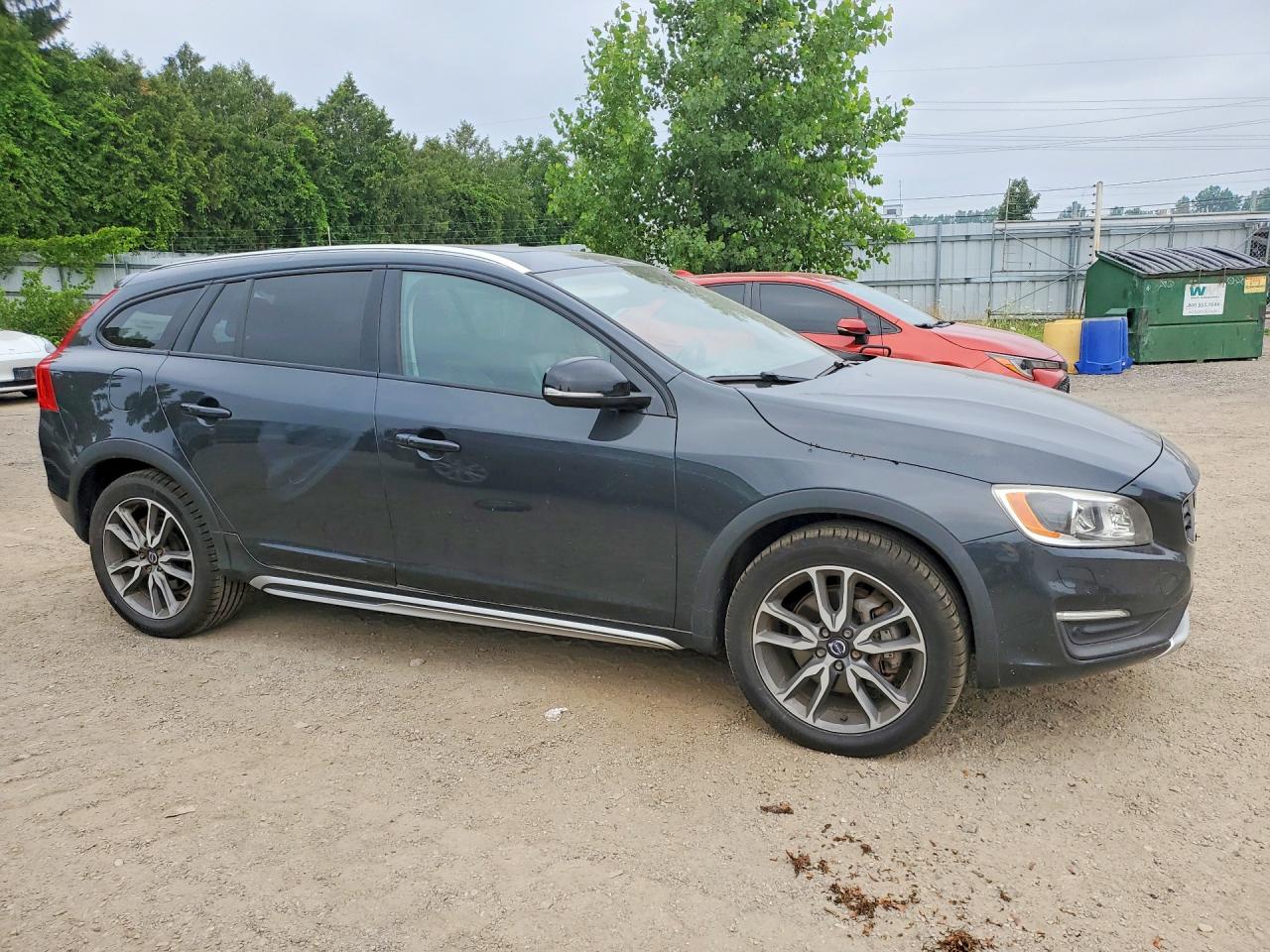 2015 VOLVO V60