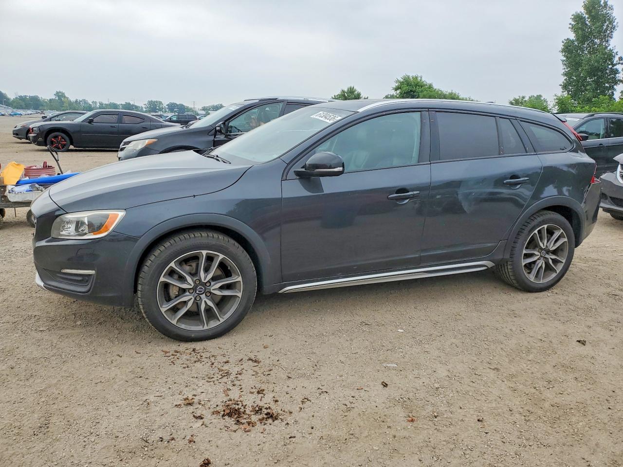 2015 VOLVO V60