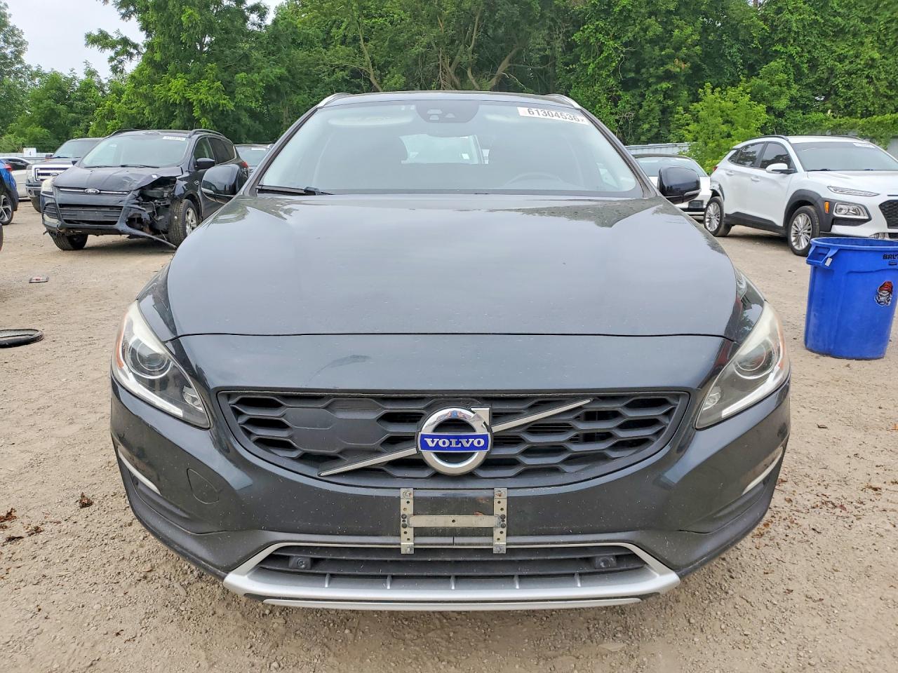 2015 VOLVO V60