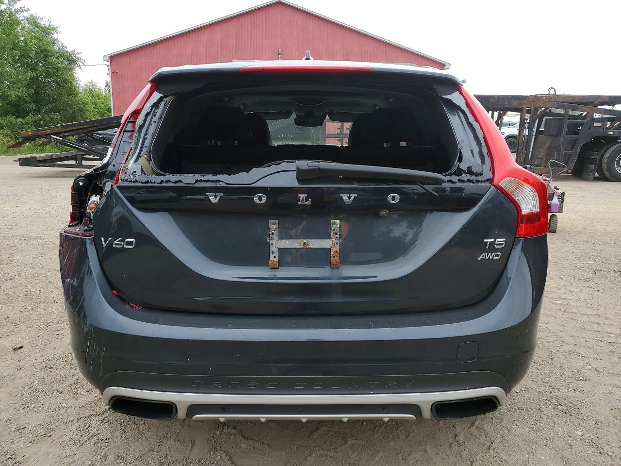 2015 VOLVO V60