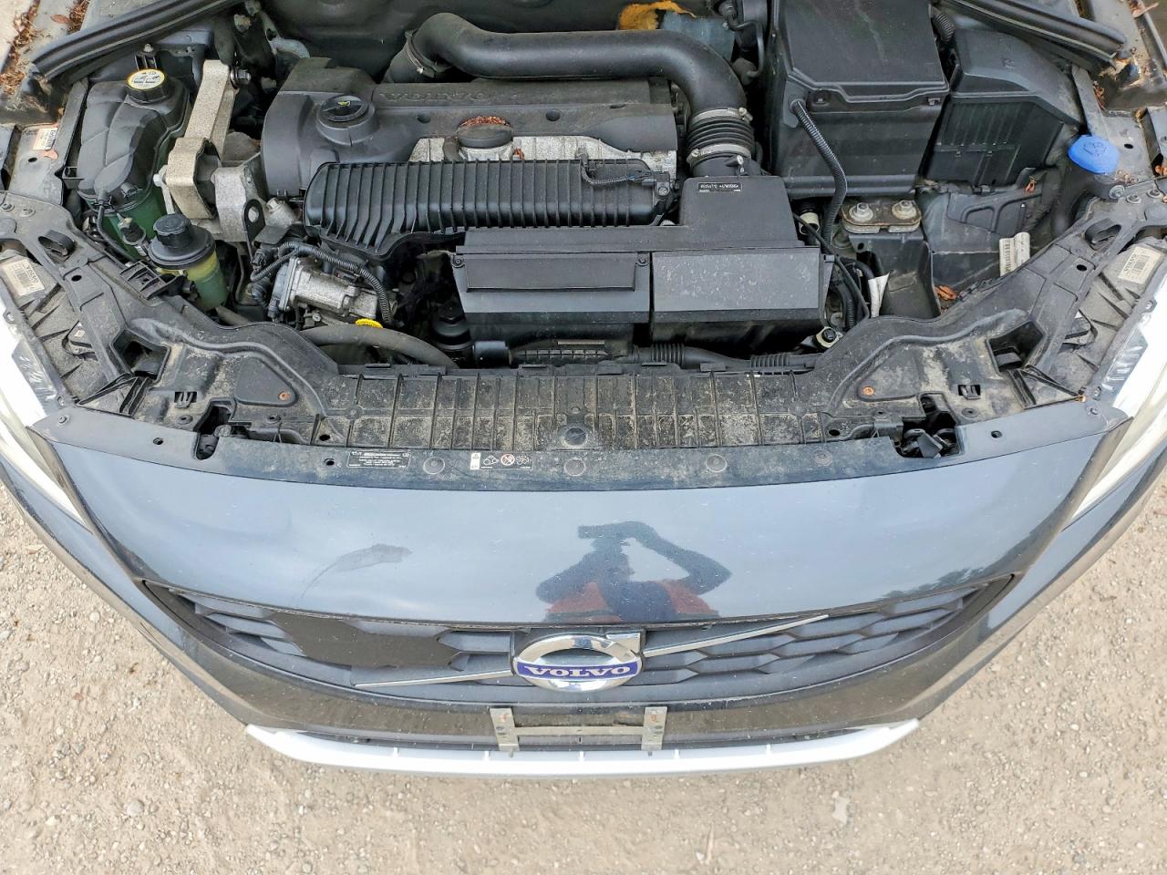 2015 VOLVO V60