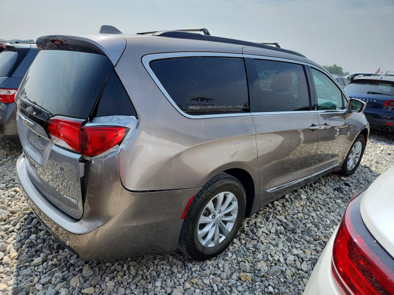 2017 CHRYSLER PACIFICA