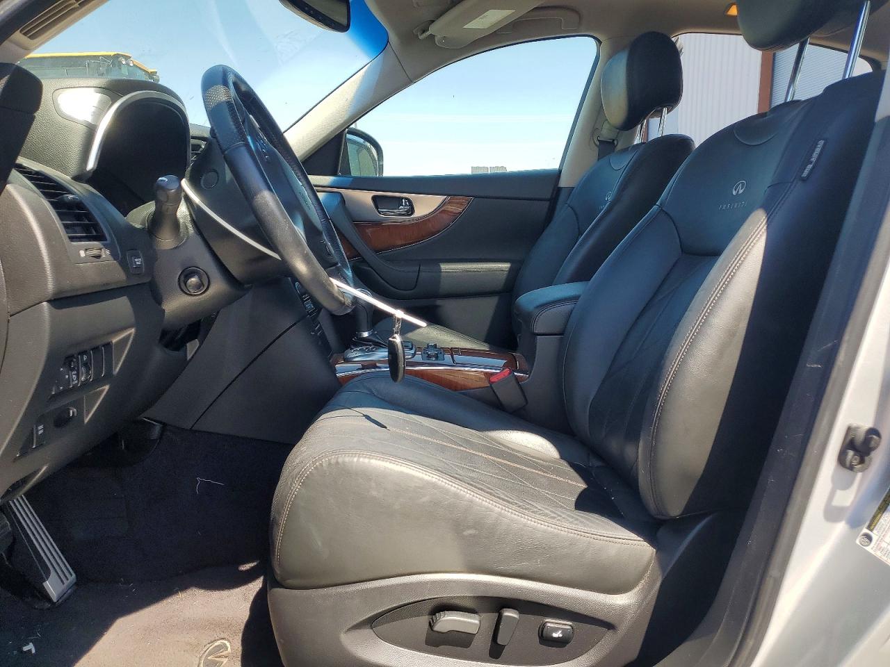 2010 INFINITI FX35