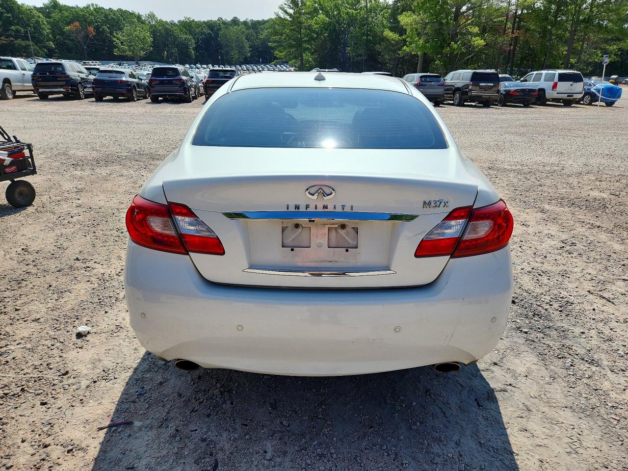 2013 INFINITI M37