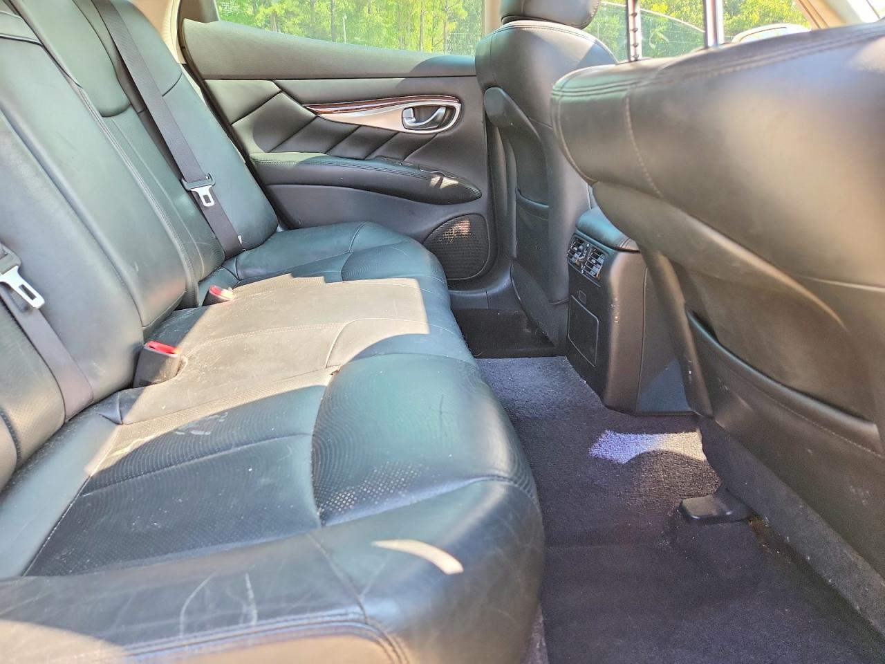 2013 INFINITI M37