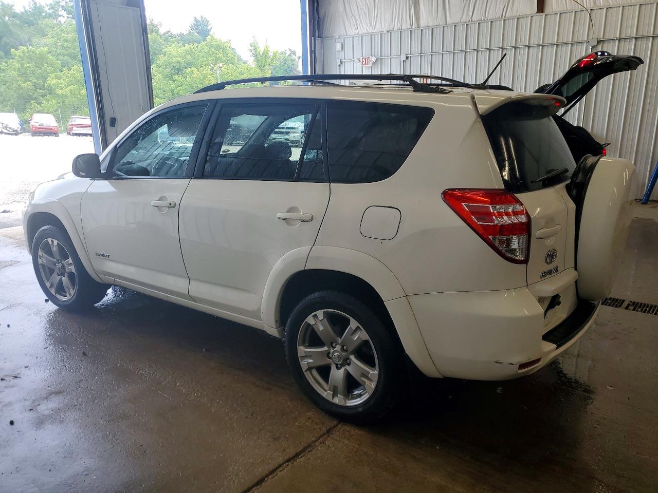 2011 TOYOTA RAV4
