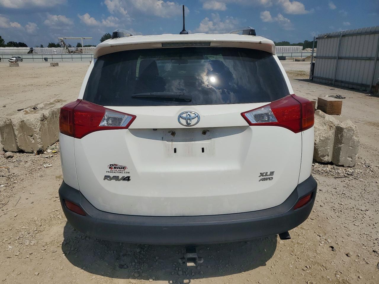 2015 TOYOTA RAV4