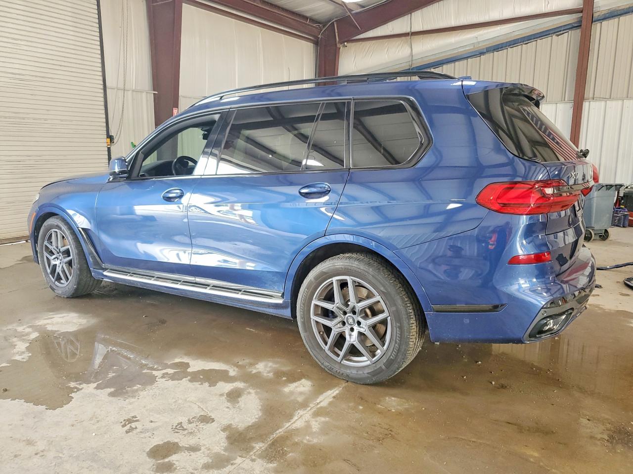 2021 BMW X7
