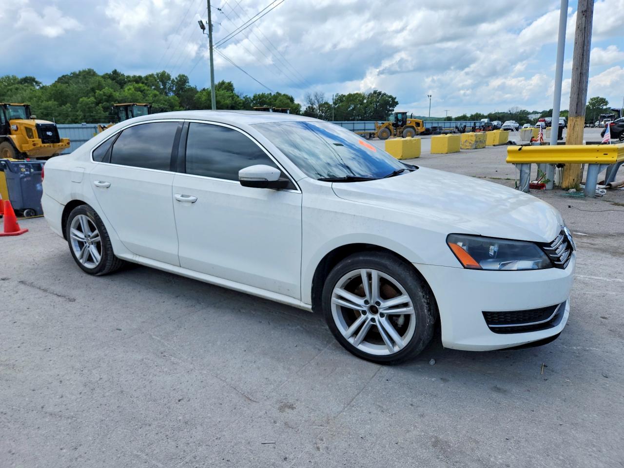 2014 VOLKSWAGEN PASSAT