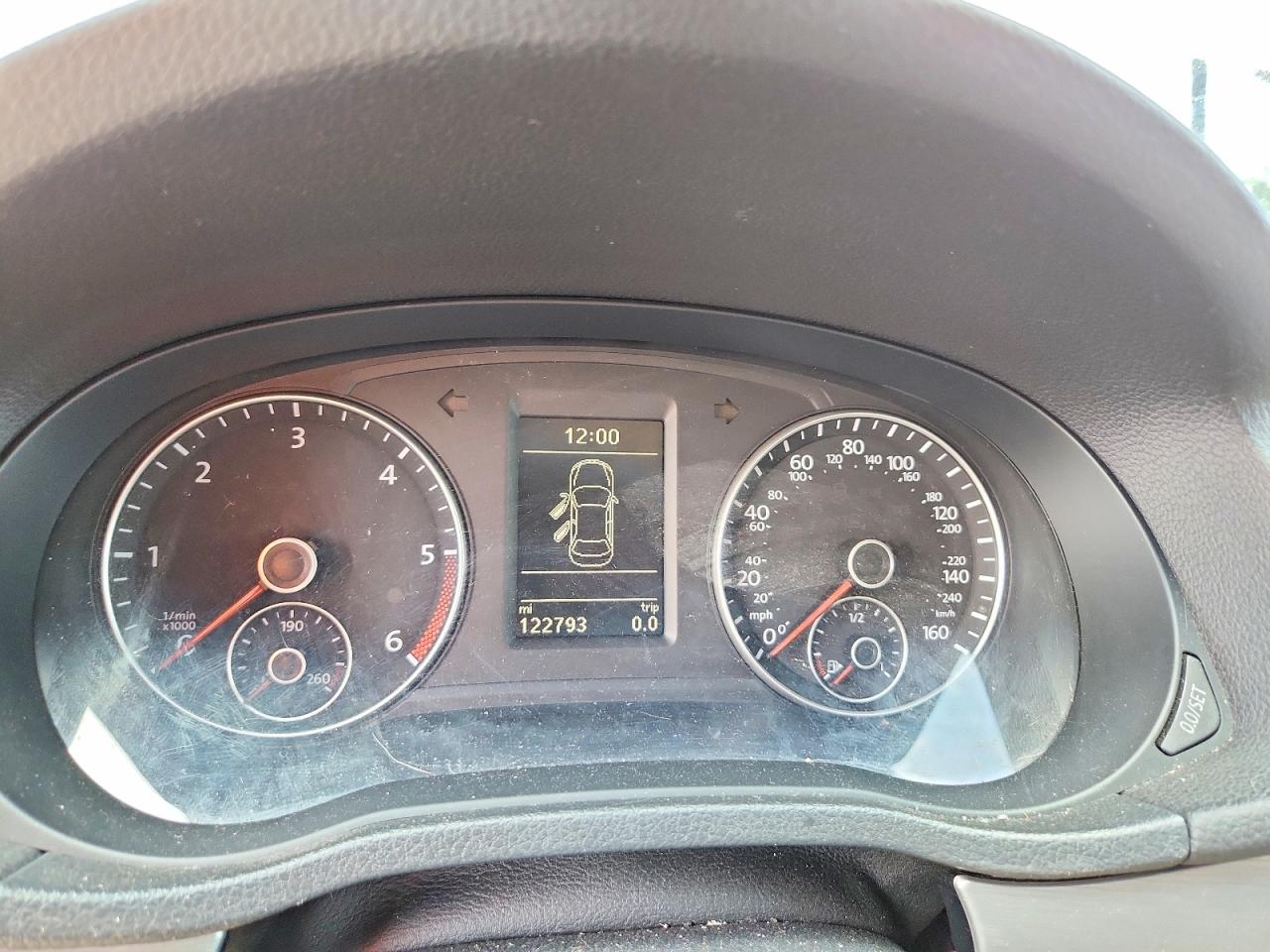 2014 VOLKSWAGEN PASSAT