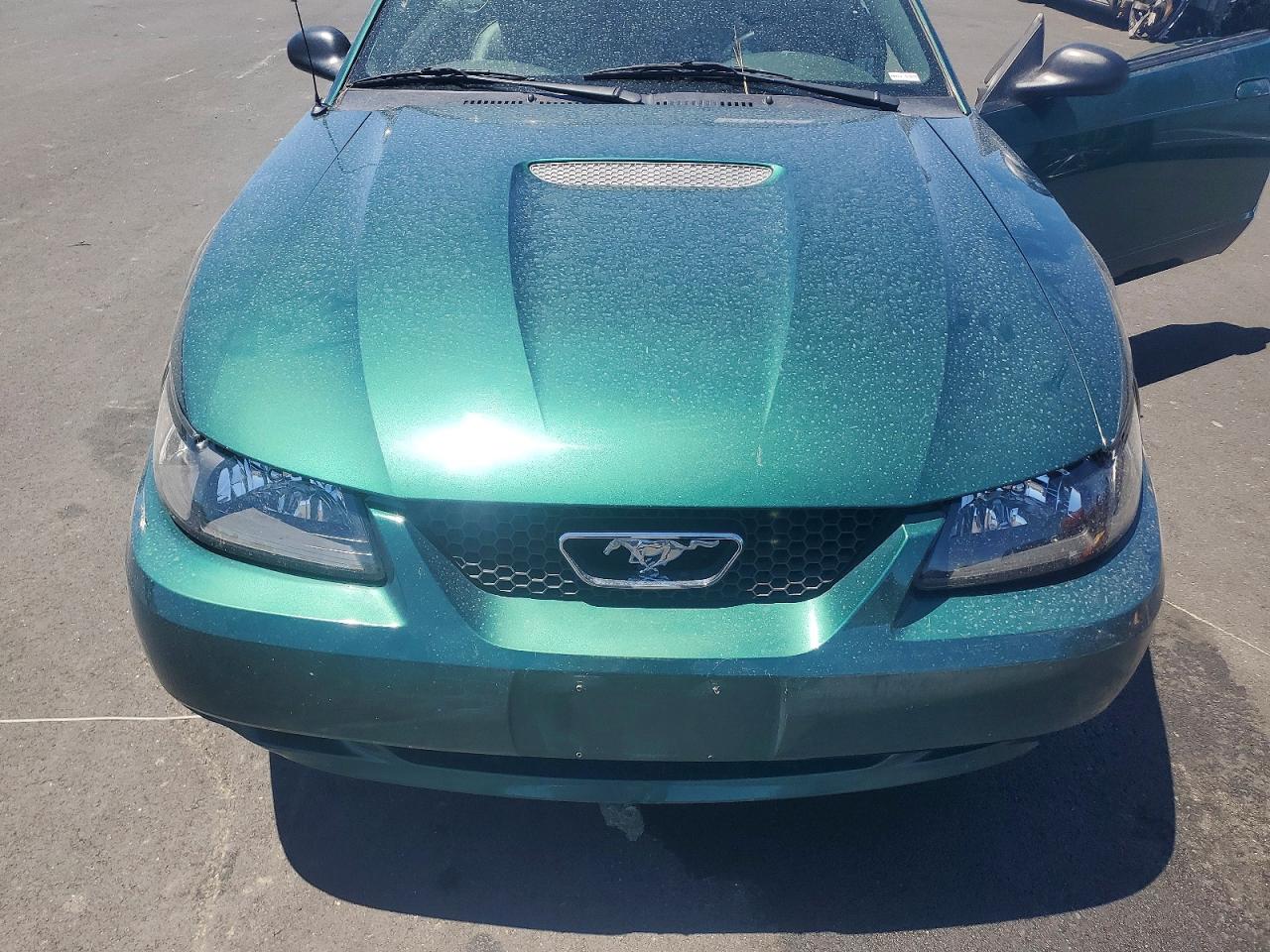 2002 FORD MUSTANG
