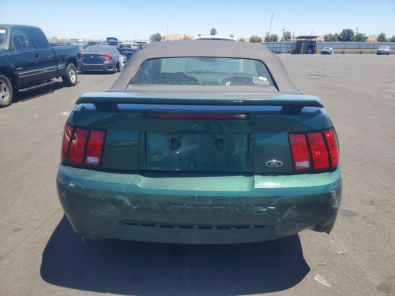 2002 FORD MUSTANG