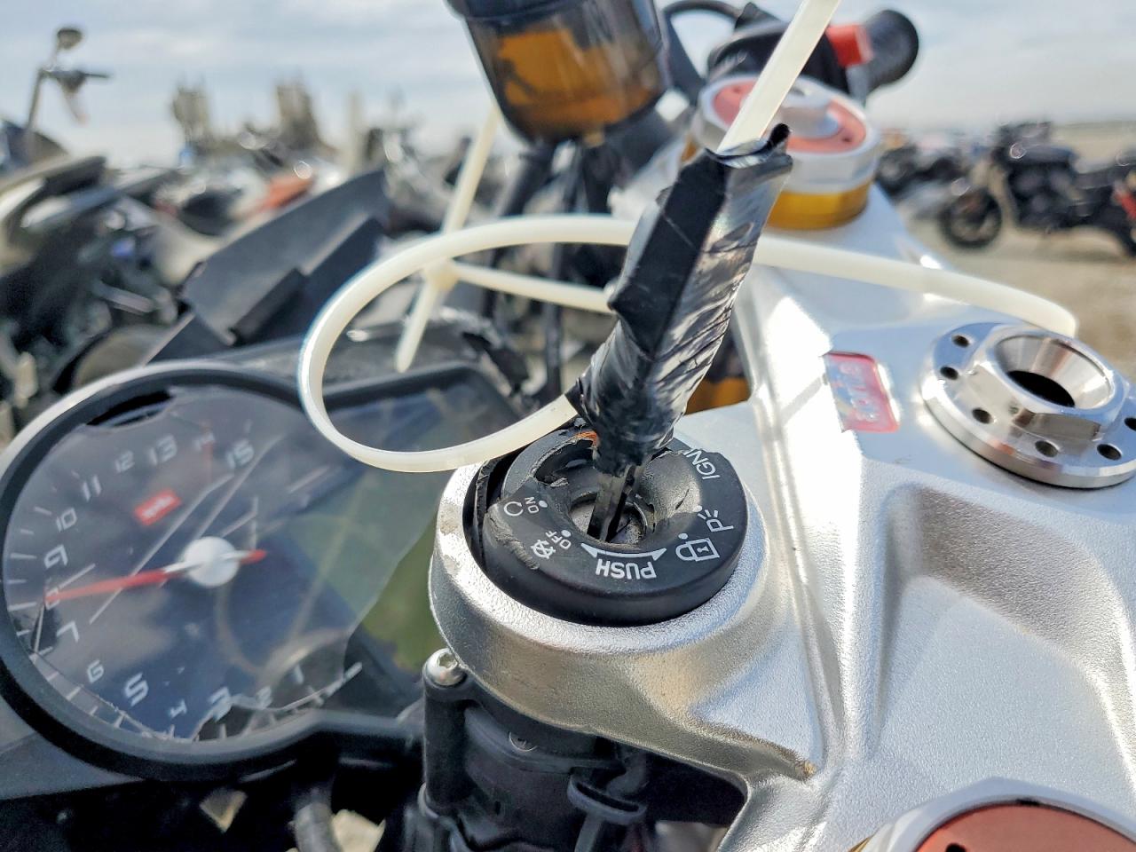 2016 APRILIA MOTORCYCLE