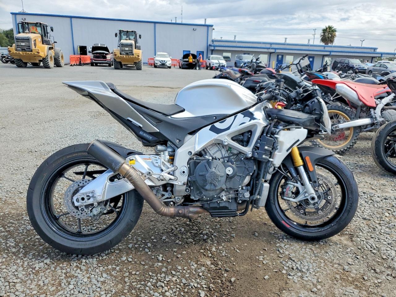 2016 APRILIA MOTORCYCLE