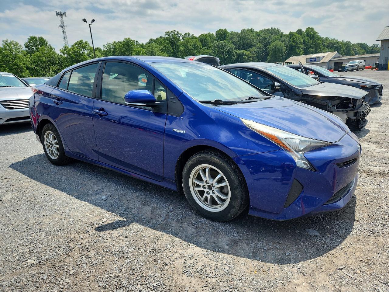 2016 TOYOTA PRIUS