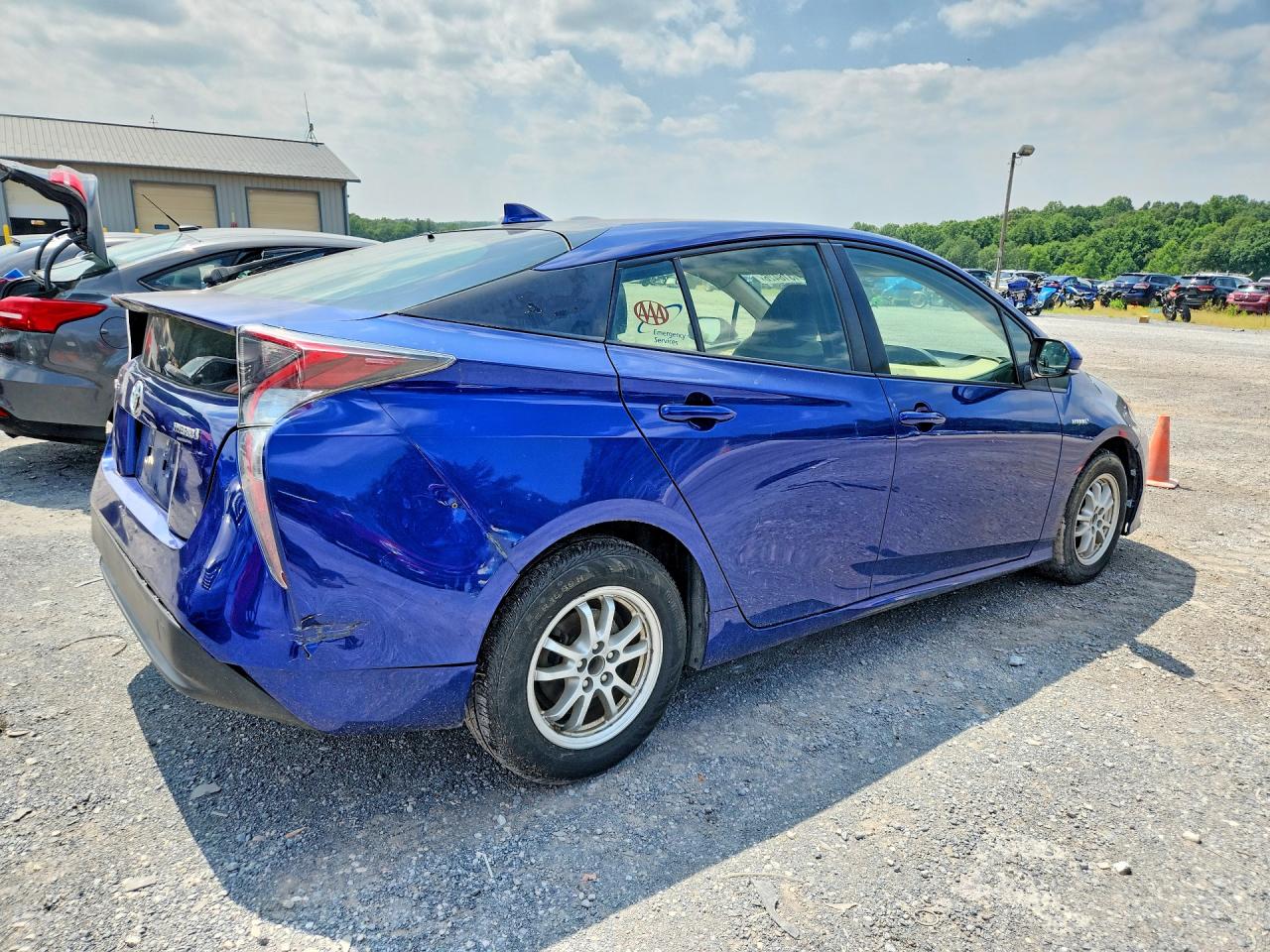 2016 TOYOTA PRIUS