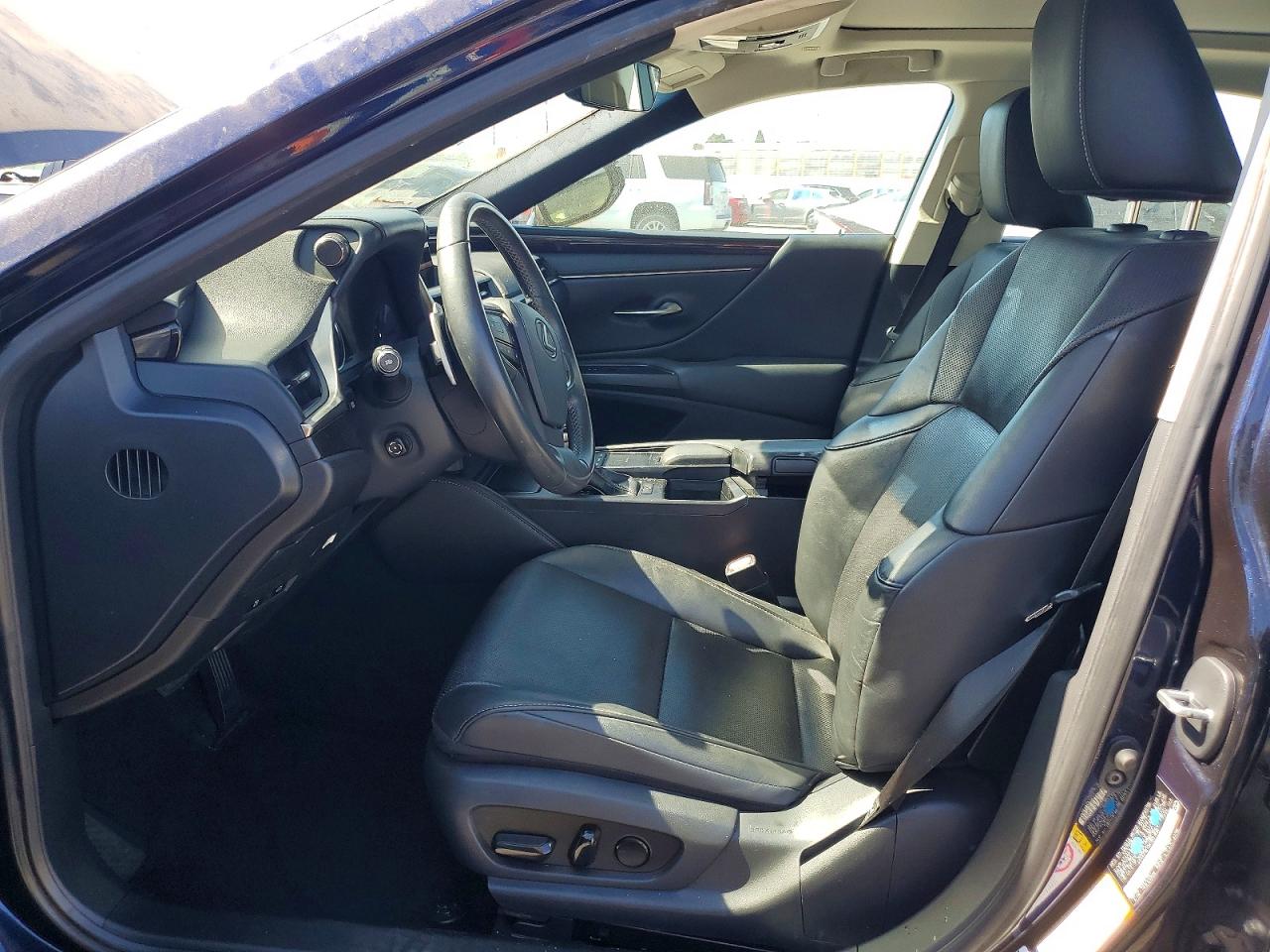 2019 LEXUS ES350