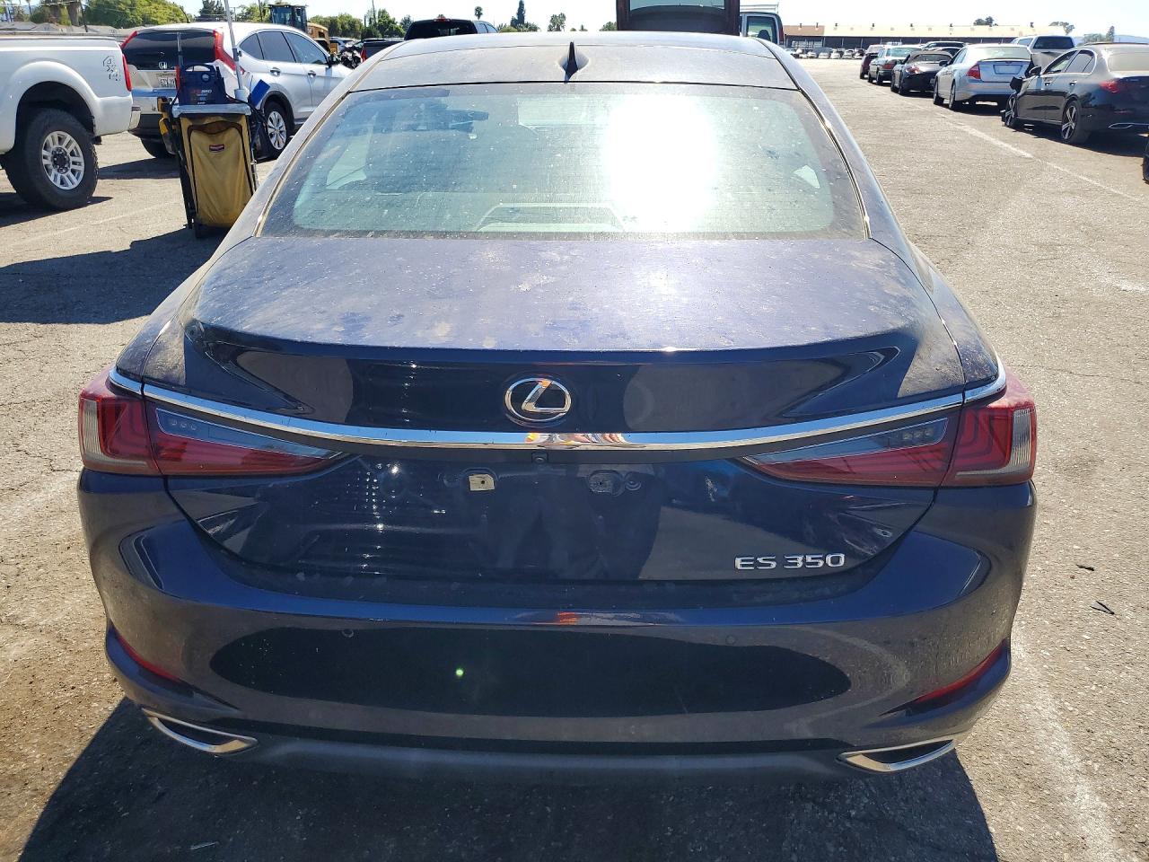 2019 LEXUS ES350