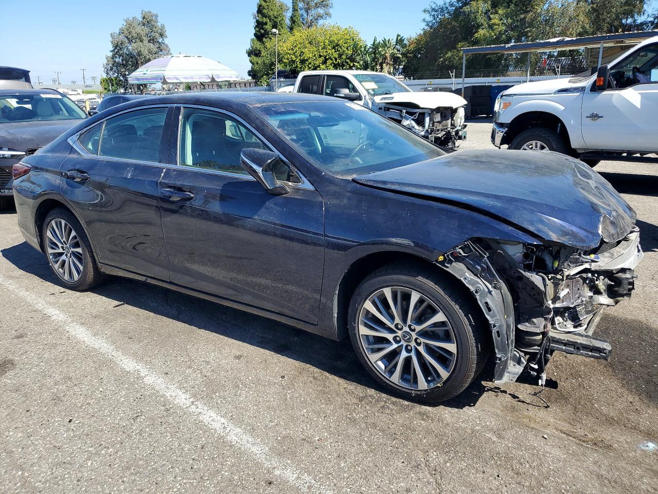 2019 LEXUS ES350