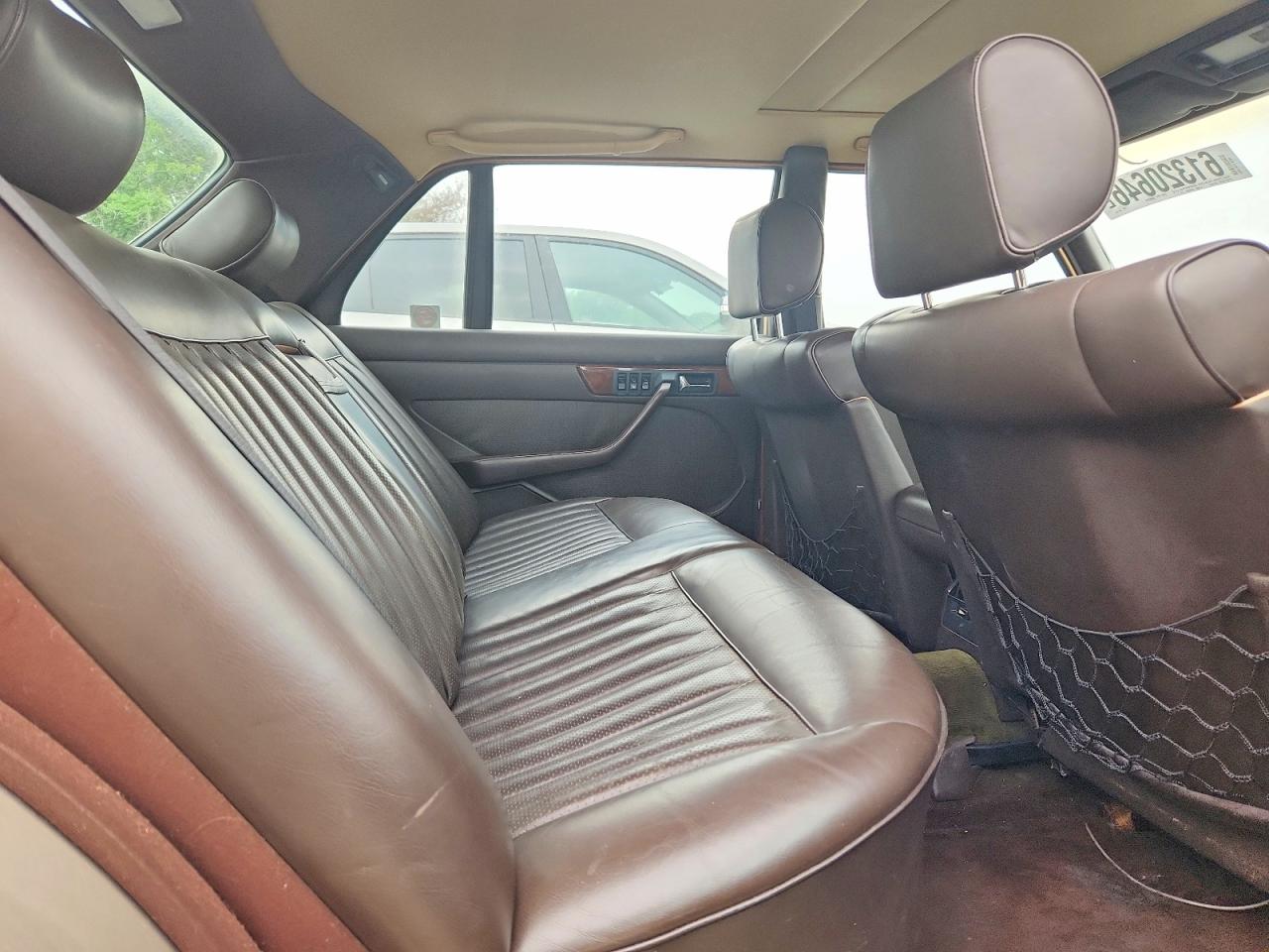 1987 MERCEDES-BENZ 560-CLASS