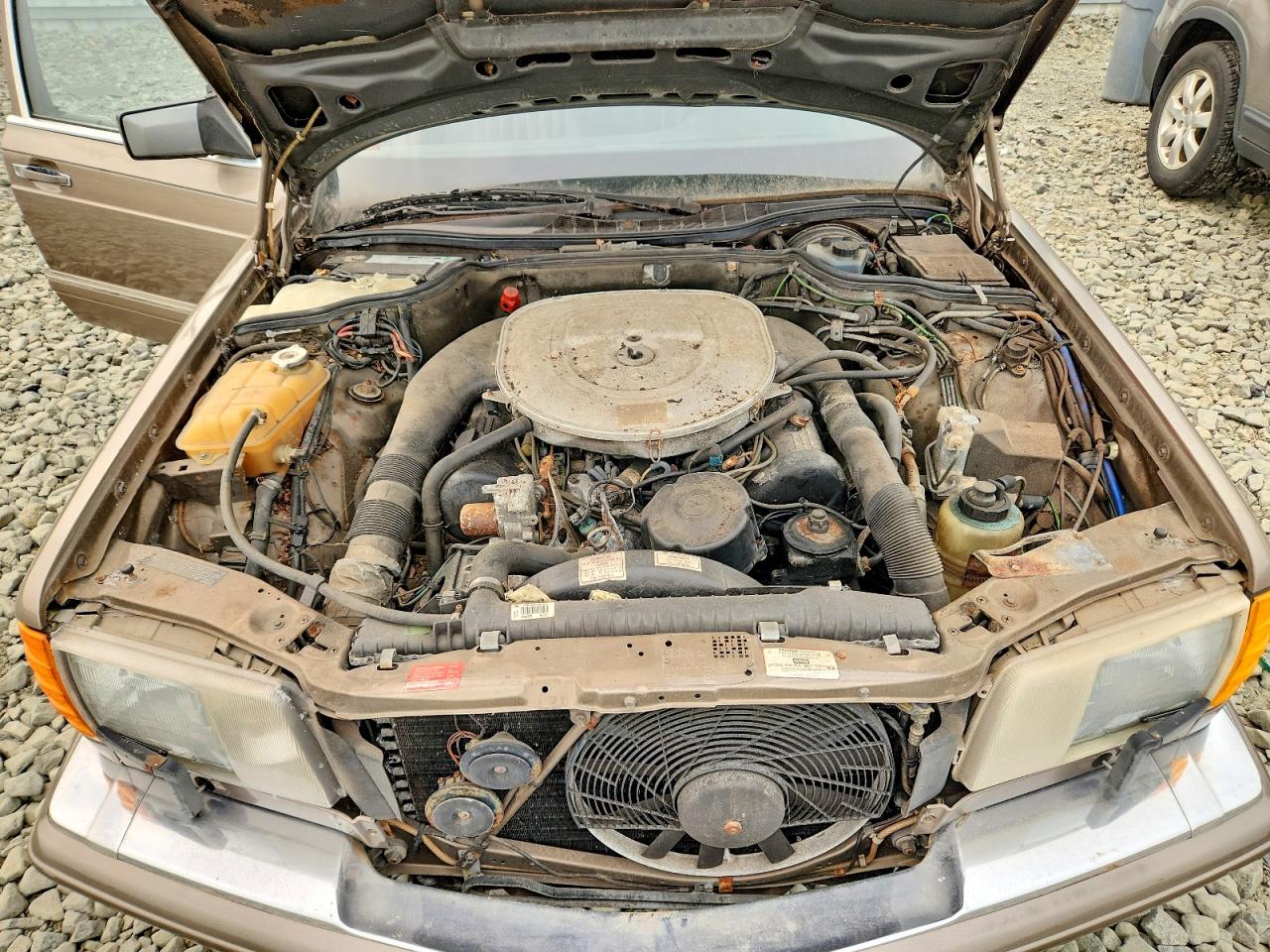 1987 MERCEDES-BENZ 560-CLASS