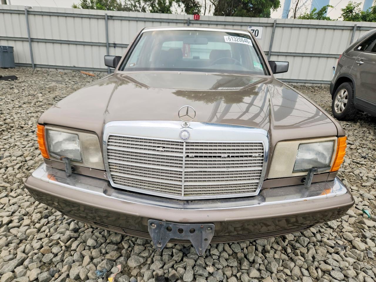 1987 MERCEDES-BENZ 560-CLASS