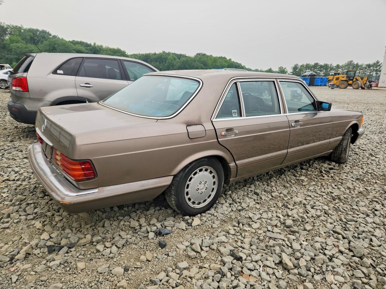 1987 MERCEDES-BENZ 560-CLASS