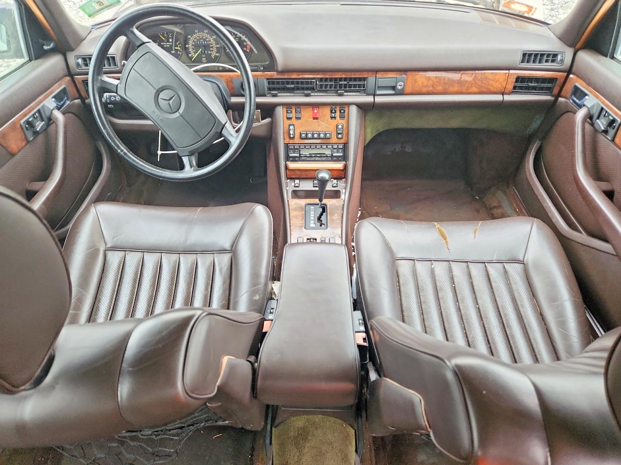 1987 MERCEDES-BENZ 560-CLASS