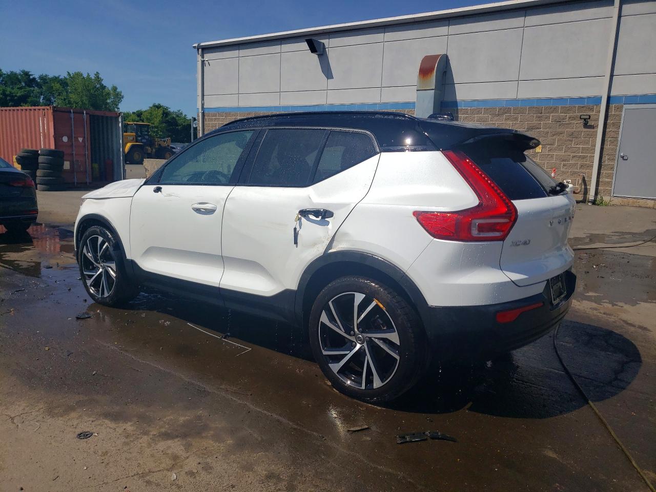 2022 VOLVO XC40